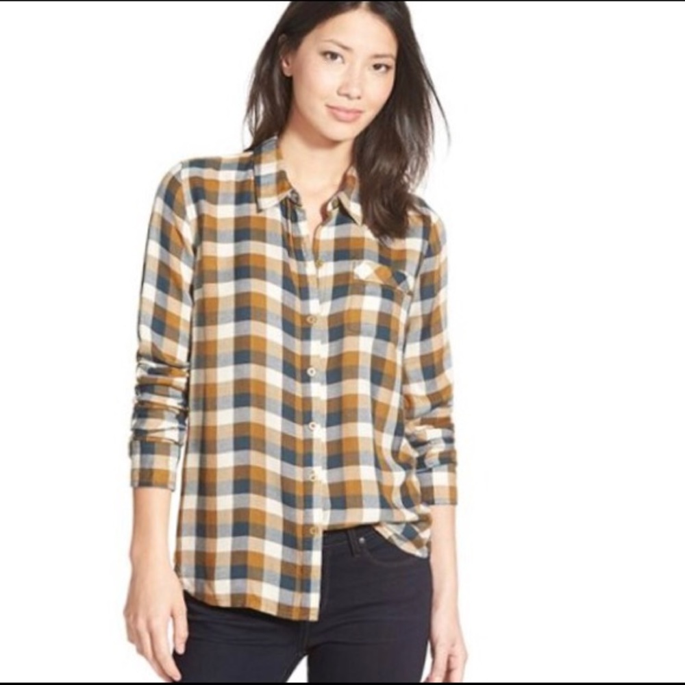 ๐บ๐ผ๐ธ Lucky Brand button down top ๐บ๐ผ๐ธ - Picture 1 of 7